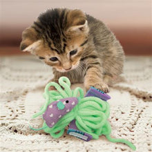 Load image into Gallery viewer, Kong cat Pull-A-Partz Yarnz Assorted