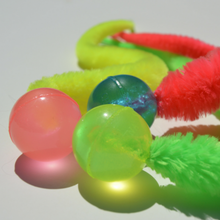 Load image into Gallery viewer, Wiggly Ball Glow in the Dark