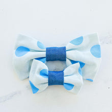 Load image into Gallery viewer, Blue dot Bowtie